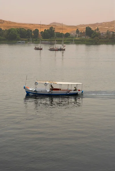 Turizm Motorlu tekne — Stok fotoğraf