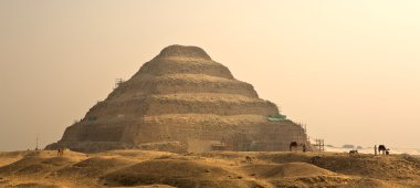 djoser Mısır, ünlü, Simgesel Yapı içinde adım Piramidi