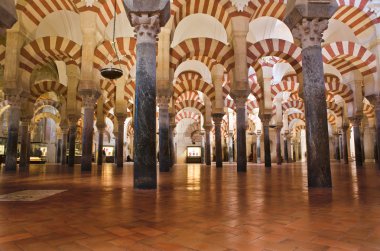 Şapele içinde kemer