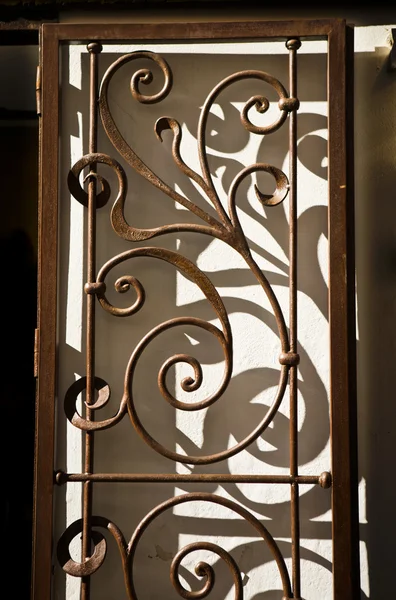 Wrought iron door, Cordoba — Stock Photo, Image