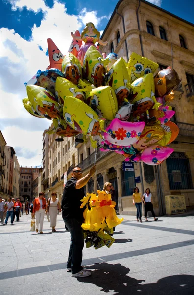 Balónek prodávající v Salamance — Stock fotografie