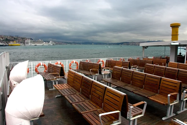 Istanbul ferry deck — Stockfoto