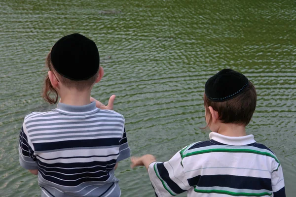 Juutalaiset lapset — kuvapankkivalokuva