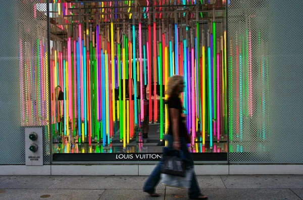 Alışveriş Kadını