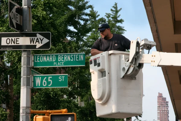 Aerial crane man — Stock Photo, Image