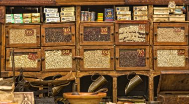 eski grocerys dükkan raflar