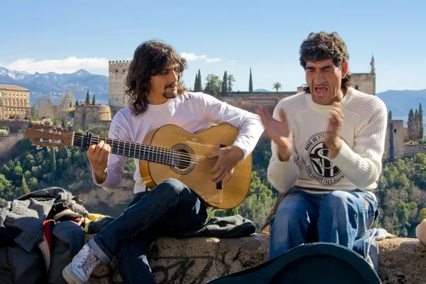 Уличные музыканты цыган — стоковое фото