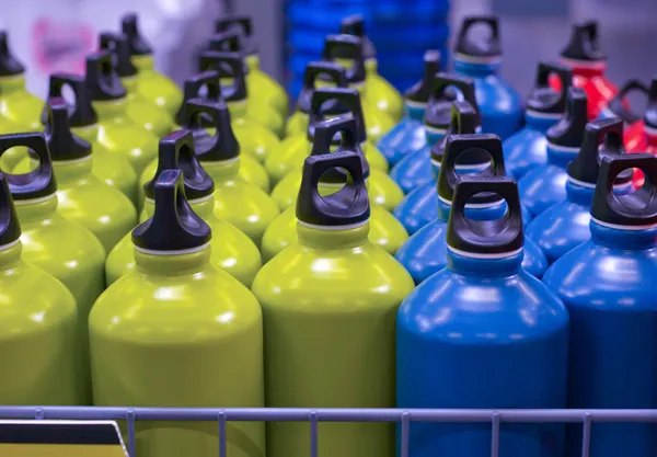 Metalik su şişeleri