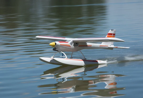 Rádió vezérelt levette hydroplane — Stock Fotó