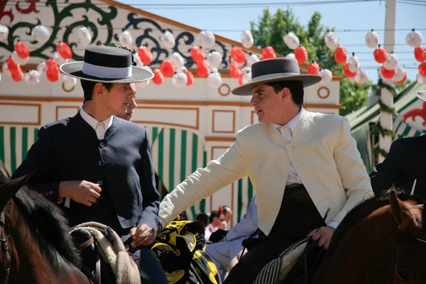 Giovani cavalieri alla Fiera di Siviglia — Foto Stock