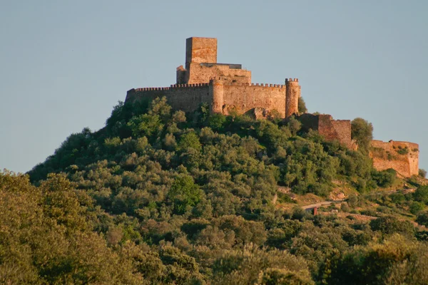 Alconchel castillo colina — Foto de Stock