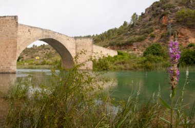 aunon eski bir köprü
