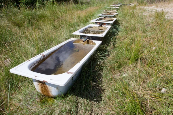 Badewanne auf dem Land — Stockfoto