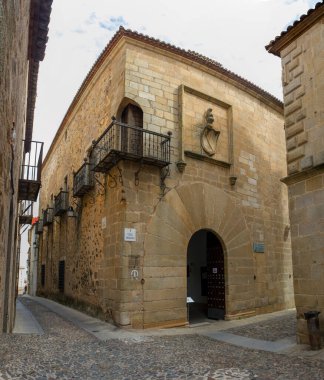 Carvajal Sarayı. Caceres, Extremadura, İspanya 'nın anıtsal kompleksinin en simgesel binalarından biri.