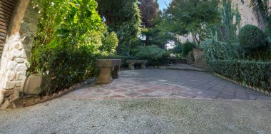 Cristina de Ulloa Bahçeleri. Caceres, Extremadura, İspanya 'nın en simgesel ortaçağ bahçelerinden biri.