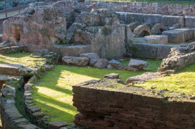 Merida, İspanya - 12 Aralık 2020: Amfitiyatro Hamamları veya termaye. Merida. Extremadura, İspanya