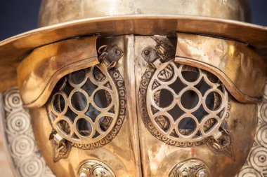 Murmillo sınıfı miğfer. Izgara suratlı güneşlik yakın çekim