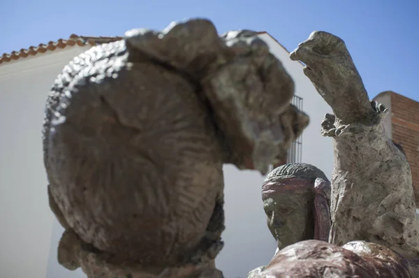 Aceuchal スペイン 2021年9月29日 ガメロ ギルによるピロ民俗舞踊家のブロンズ彫刻 アカゲザルバダホスエクストレマドゥーラ 世界的に有名なニンニクの町 — ストック写真
