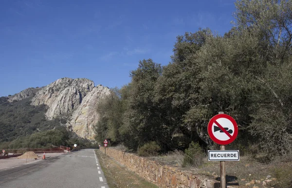 号角附近禁止标志Salto Del Gitano Rockface 特别保护筑巢地点 西班牙埃斯特雷马杜拉Caceres Monfrague国家公园 — 图库照片