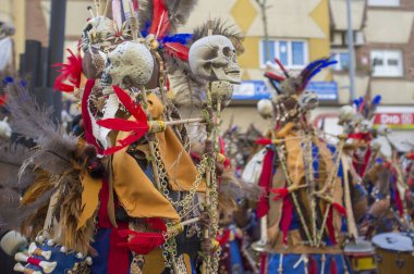 Badajoz, İspanya - 13 Şubat 2018: San Roque geçit törenini karşılaştırdı. Badajoz Karnavalı geçtiğimiz günlerde Uluslararası Turizm Faizi Festivali ilan edildi