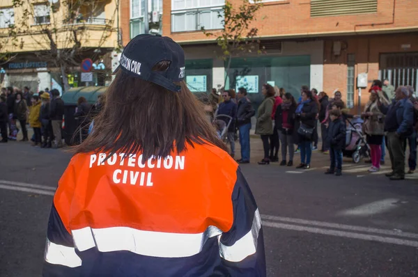 Badajoz Spanien Februar 2018 San Roque Comparsas Parade Eine Zivilschutzmitarbeiterin — Stockfoto