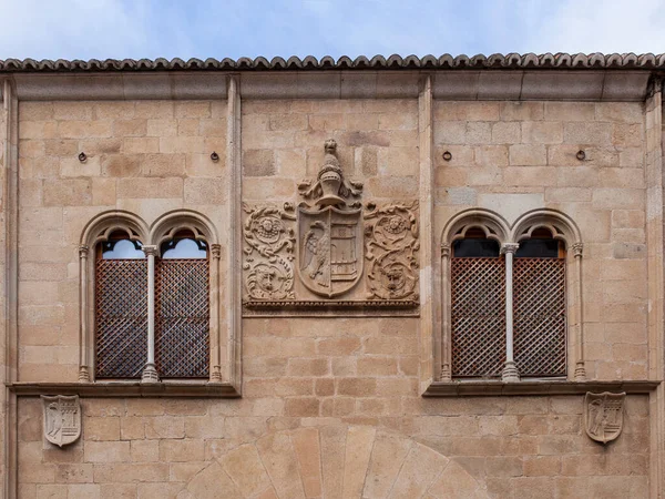 Prachtige Mullioned Ramen Bij Palace Mayoralgo Caceres Extremadura Spanje — Stockfoto