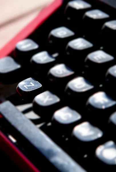 Staubige Schreibmaschine Aus Den 1970Er Jahren Selektiver Fokus Auf Schlüssel — Stockfoto