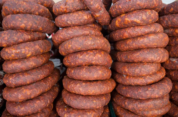 Röd Iberisk Chorizo Visas Gatumarknaden Stall Närbild — Stockfoto