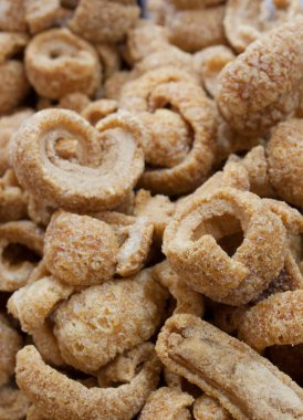 İber Torreznos, İspanyol domuz derisi. Sokak pazarında görüntülendi