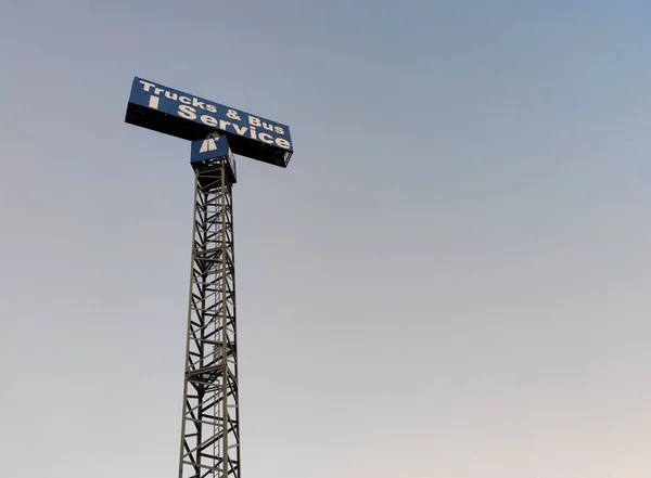 Trucks Bus Service Sign Pole Blue Sky — Stockfoto