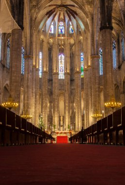 Barselona, İspanya - 29 Aralık 2019: Santa Maria del Mar, Barcelona, İspanya 'nın Gotik Bazilikası' nın merkezi. Kapalı