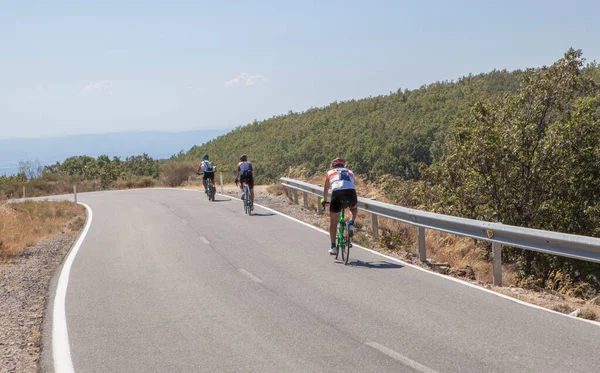 Cyclists Speeding 139 Winding Road Piornal Caceres Extremadura Spain — Foto de Stock