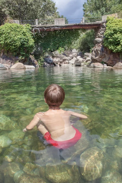 Child Boy Maquina Natural Swimming Pool Crystal Clear Waters Spot — Stok fotoğraf