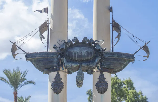 西班牙塞维利亚哥伦布纪念碑 放在Paseo Catalina Ribera上 — 图库照片
