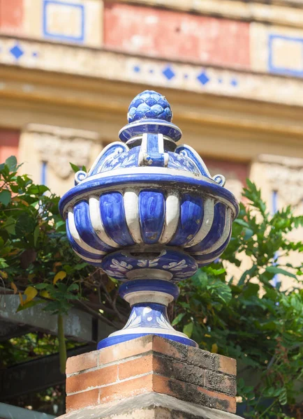 Farvet Keramisk Top Vase Tæt Palace San Telmo Sevilla Andalusien - Stock-foto