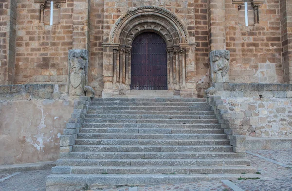 Chiesa Santa Maria Almocovar Alcantara Caceres Estremadura Spagna Porta Principale — Foto Stock