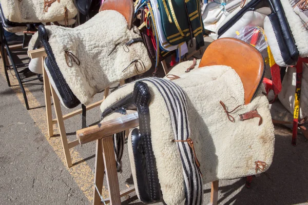 乡村风格的羊毛鞍座 供销售的鞍筏项目 — 图库照片