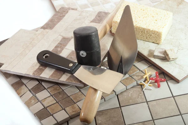 Trowel Spatula Rubber Mallet Crosses Mosaic Tiles — ストック写真