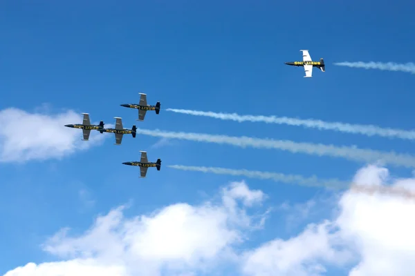 Breitling jet team op ciaf — Stockfoto