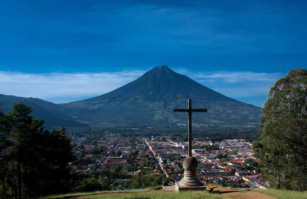 Cerro de la cruz antigua guatemala — Foto de Stock