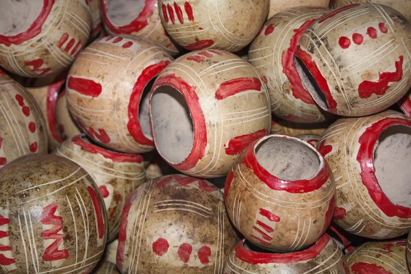 Kalebassen cups stapel te koop bij chichicastenango markt guatemala — Stockfoto