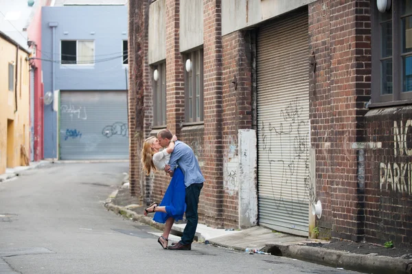 Jeune couple heureux — Photo