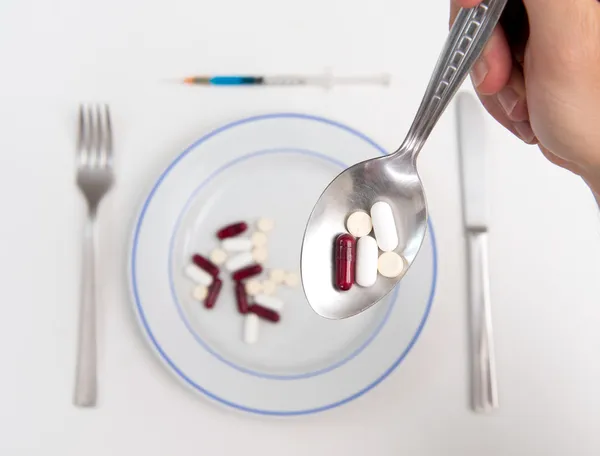 Medizinische Mahlzeit aus Tabletten und Tabletten — Stockfoto