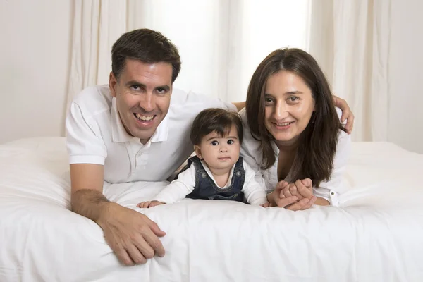 Young Couple and Baby girl — Stock Photo, Image