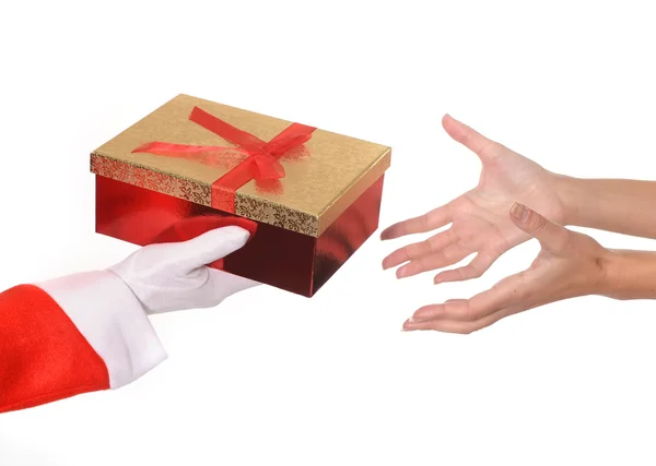 Santa Claus dando regalo de Navidad a la mujer —  Fotos de Stock
