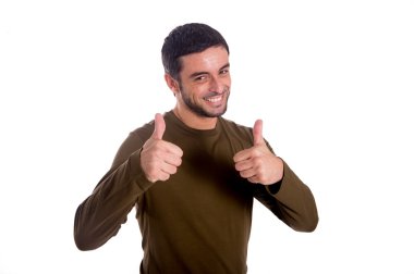 Baş parmağını kaldıran adam.