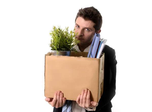 Homme d'affaires désordonné avec boîte en carton viré du travail — Photo