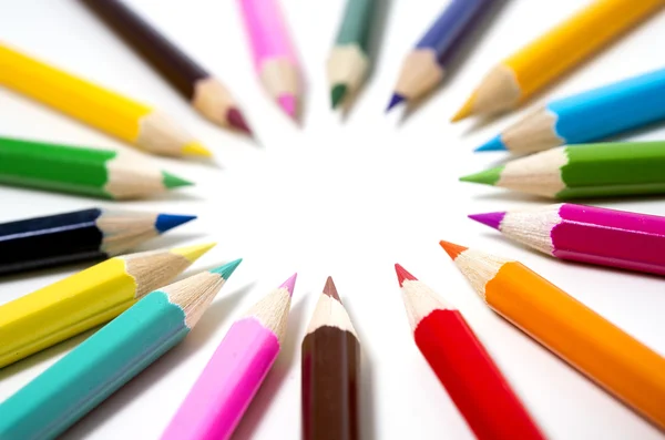 Conjunto de desenhos de lápis multicoloridos com espaço de cópia — Fotografia de Stock