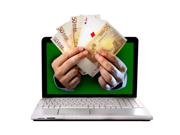 Mann überreicht Laptop mit Euro-Banknoten und Poker-Karten-Ass — Stockfoto