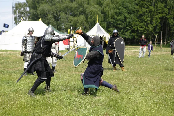 Medieval European knights fighting — Stock Photo, Image